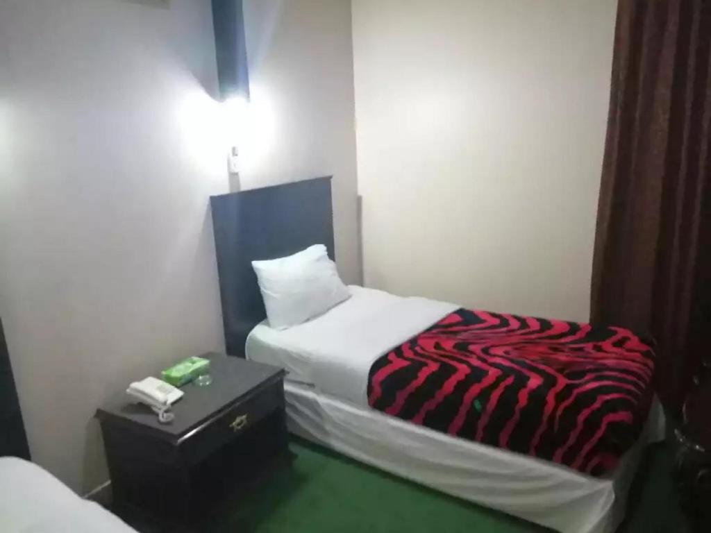 Popular attractions Area Nearby Property